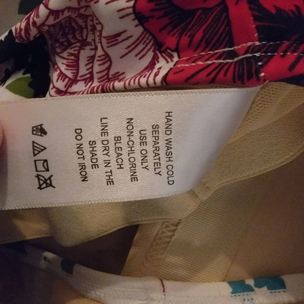 Swimsuits For All	Womens Multicolor Floral‎ Sleeveless Swimsuit Tank Top Size 14